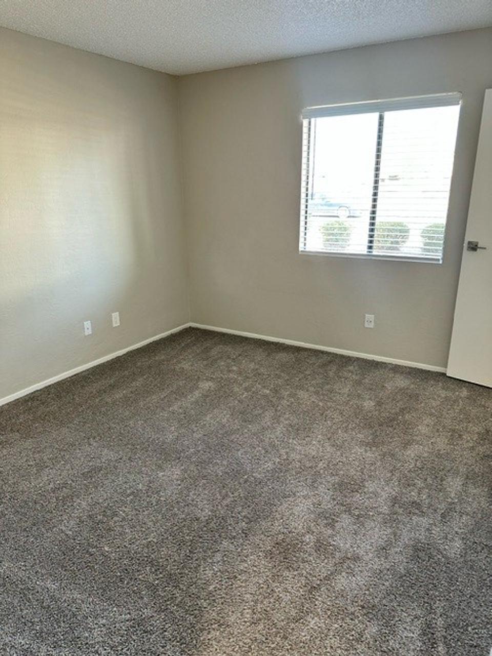 Profile photo 3 of 10