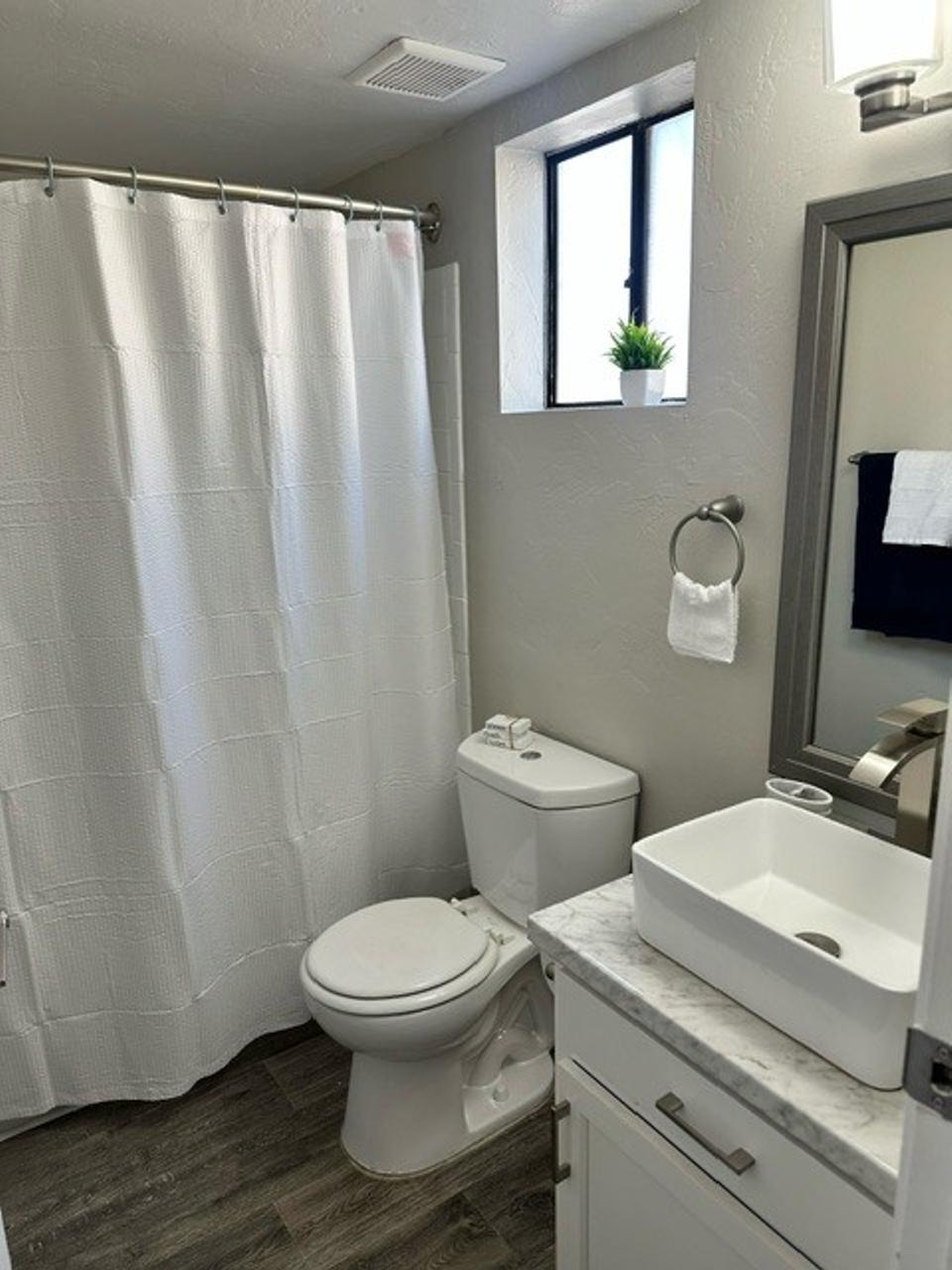 Profile photo 7 of 10