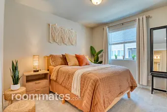 Room for rent in Colorado Springs, CO $850, townhouse