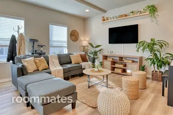 Room for rent in Colorado Springs, CO $1155, townhouse