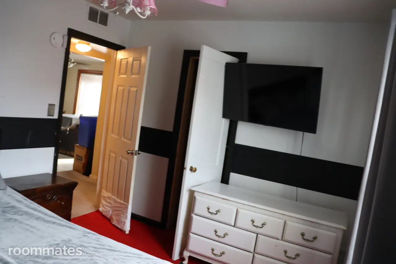 Profile photo 3 of 5