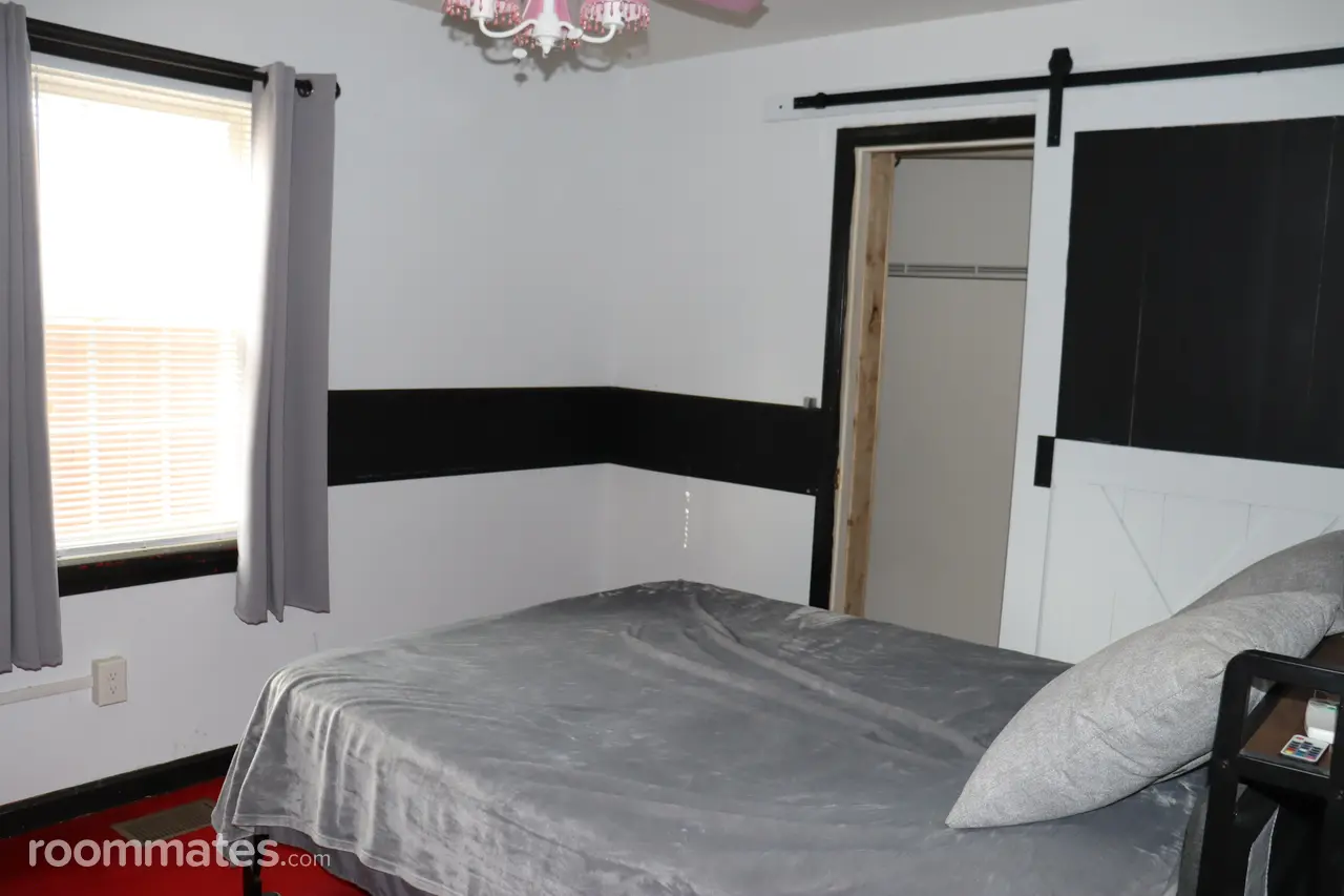 Profile photo 1 of 5