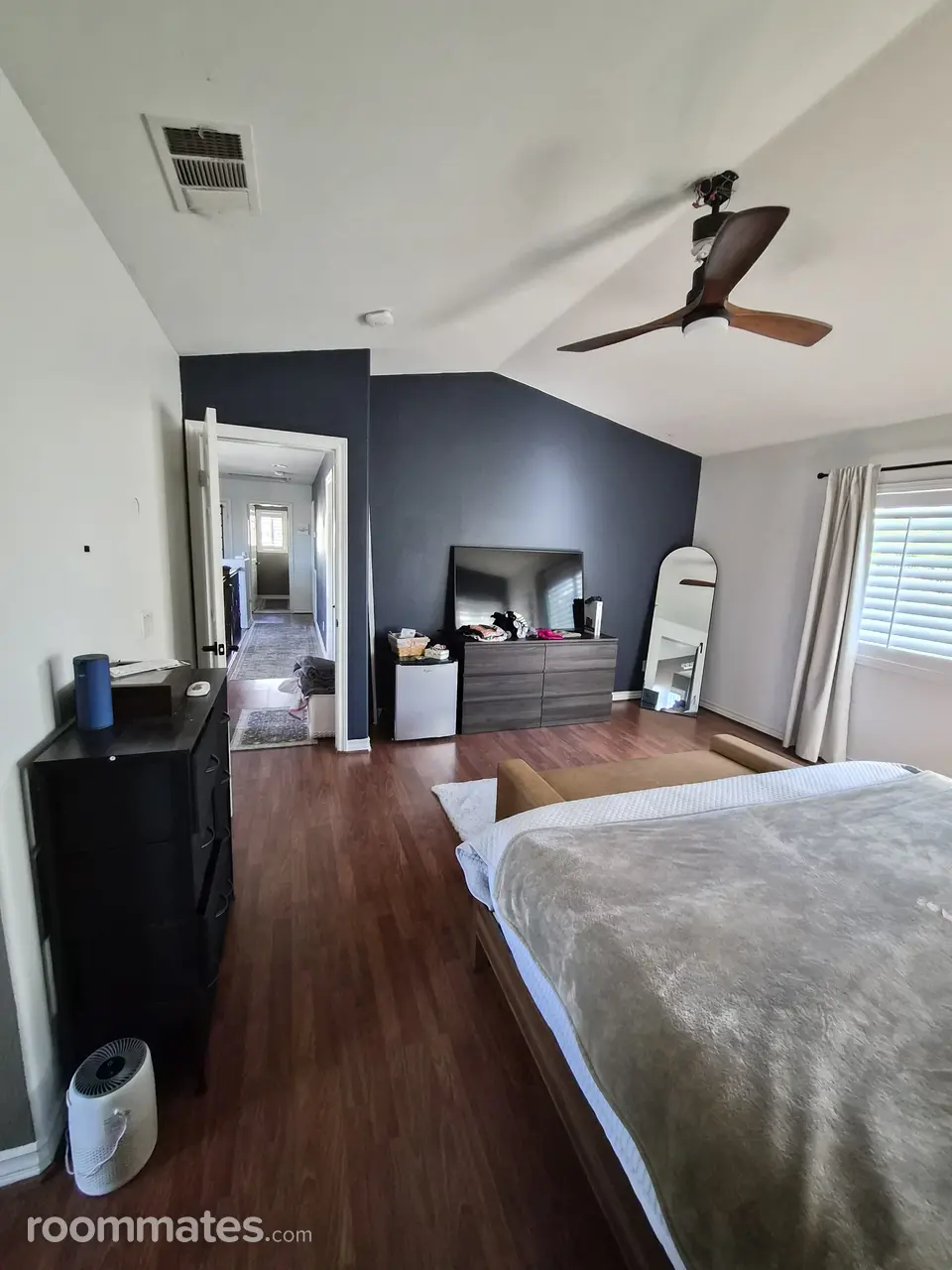 Profile photo 4 of 18