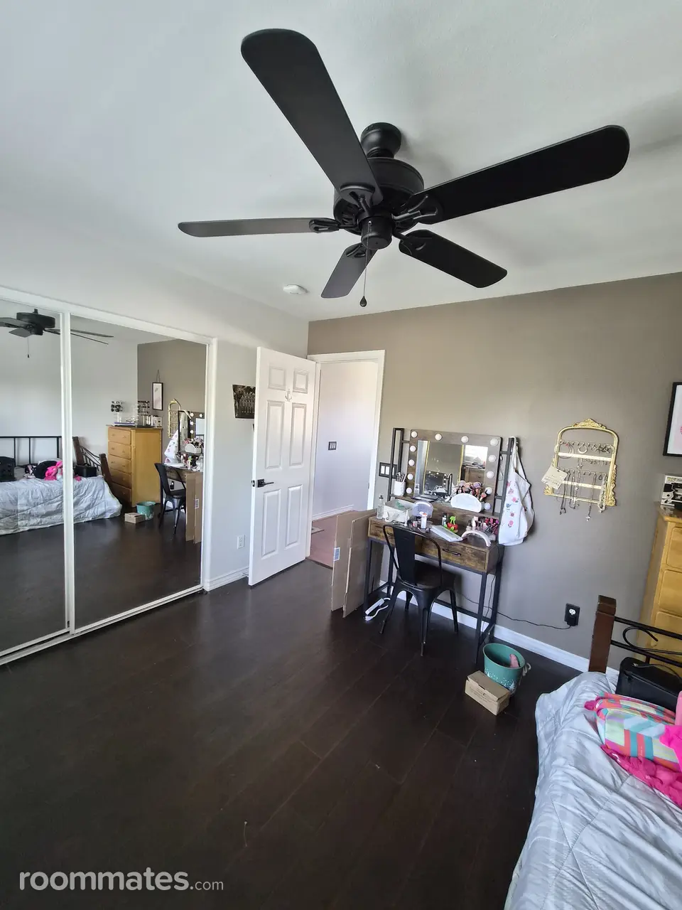 Profile photo 2 of 18