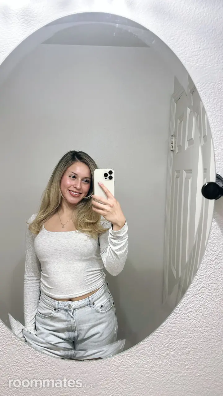 Profile photo 12 of 18