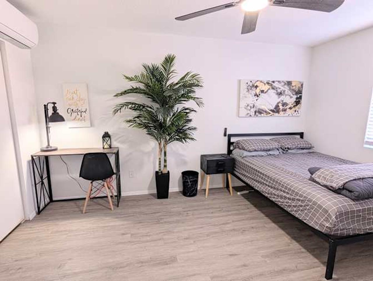 Profile photo 3 of 11