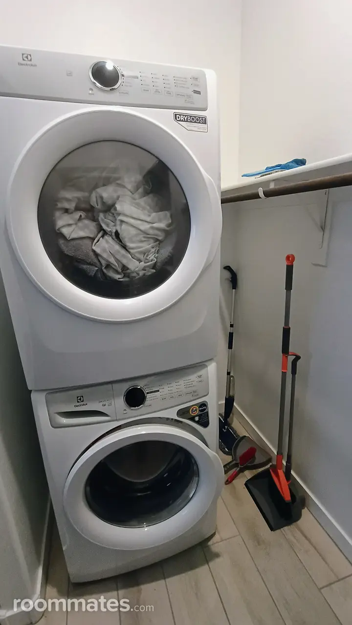 Profile photo 9 of 11