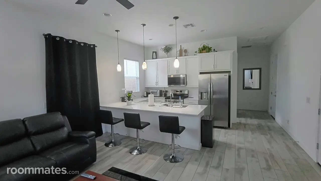 Profile photo 2 of 11