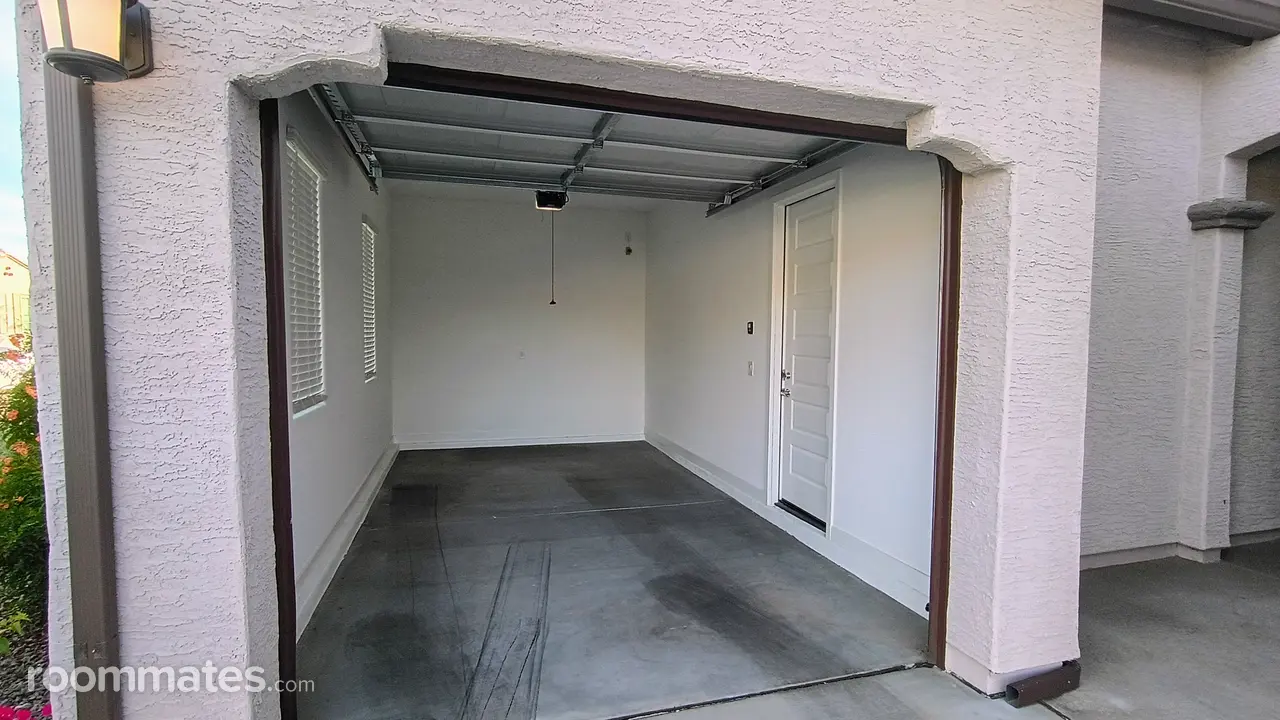 Profile photo 10 of 11