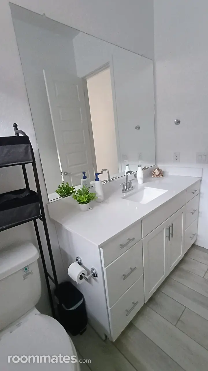 Profile photo 3 of 11