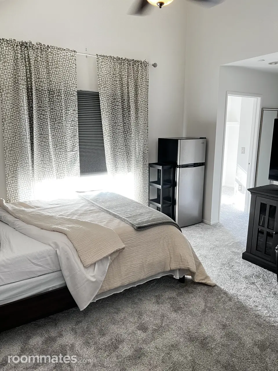 Profile photo 3 of 11