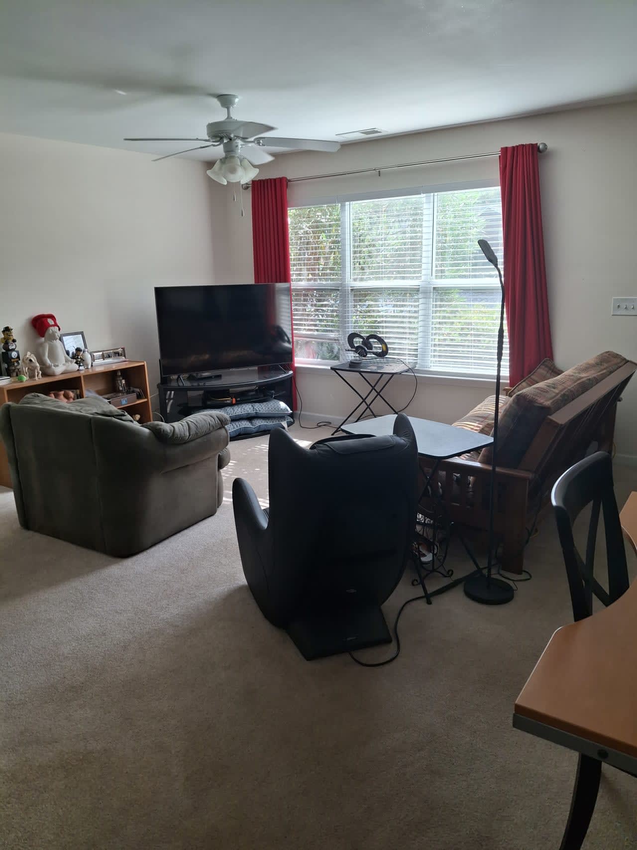 Profile photo 6 of 13