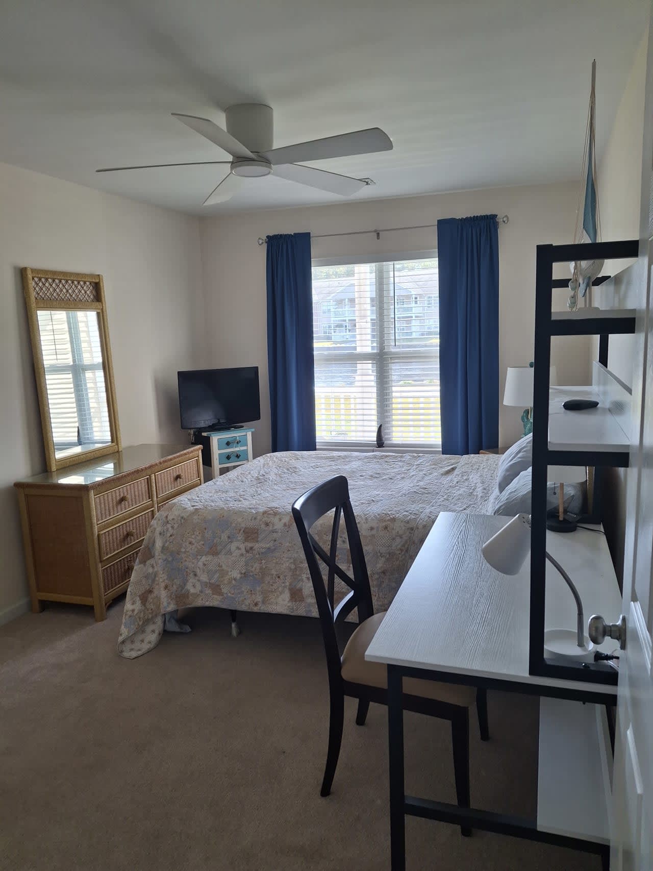 Profile photo 7 of 13