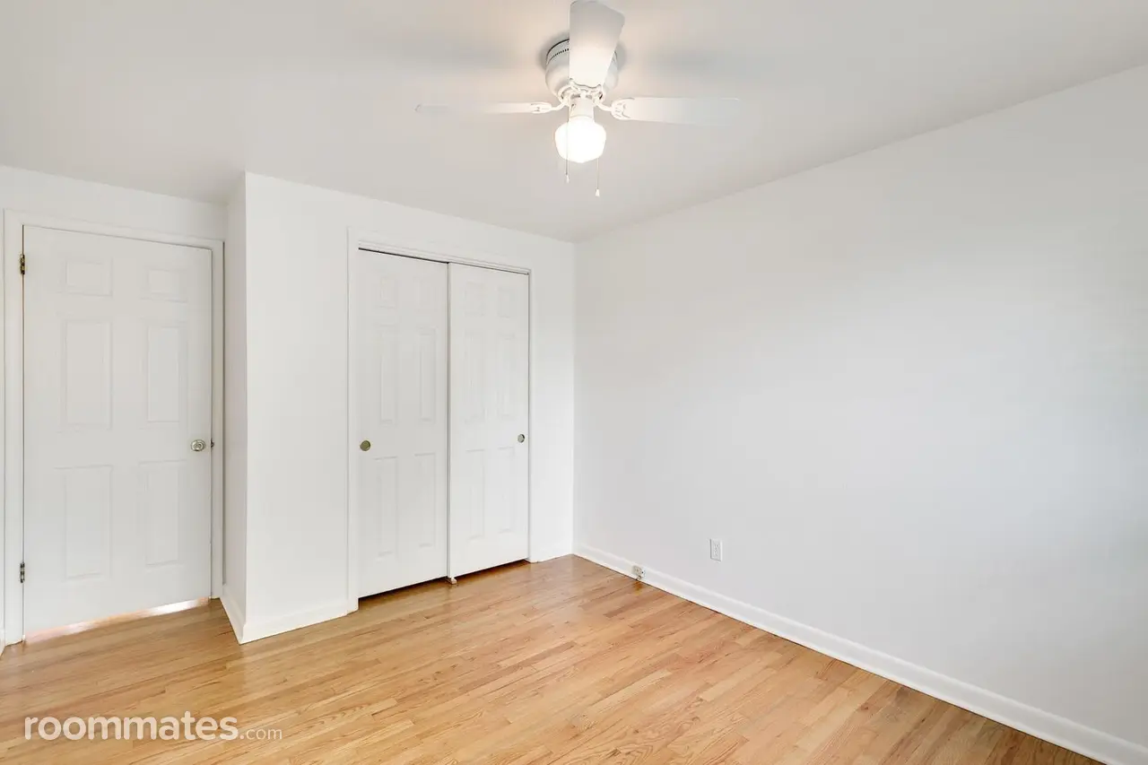 Profile photo 3 of 6