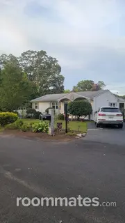 Room for rent in Smithfield, RI $1000, house