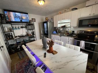 Room for rent in Indianapolis, IN $1100, condo