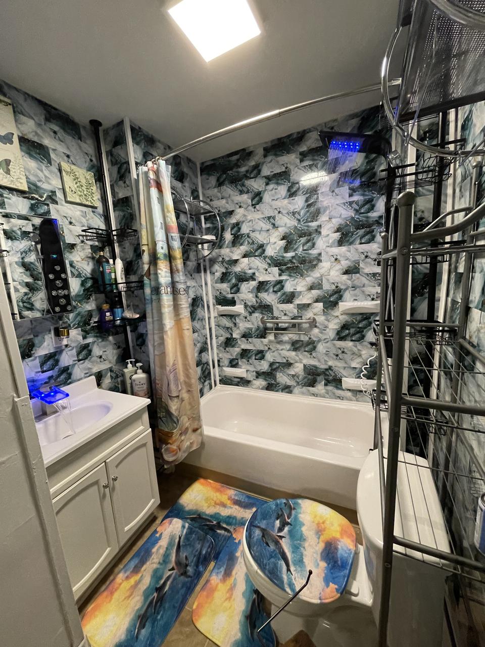 Profile photo 7 of 11