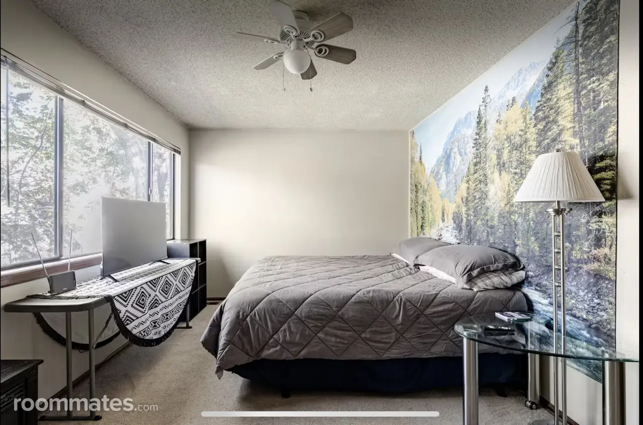 Profile photo 1 of 2