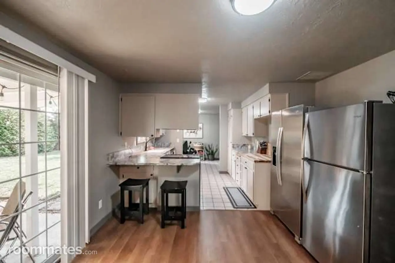 Profile photo 5 of 13