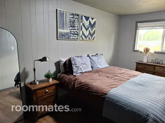Room for rent in Keizer, OR $797, house