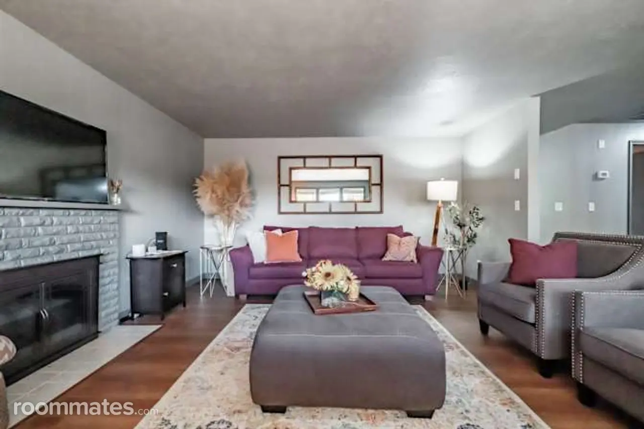 Profile photo 7 of 13