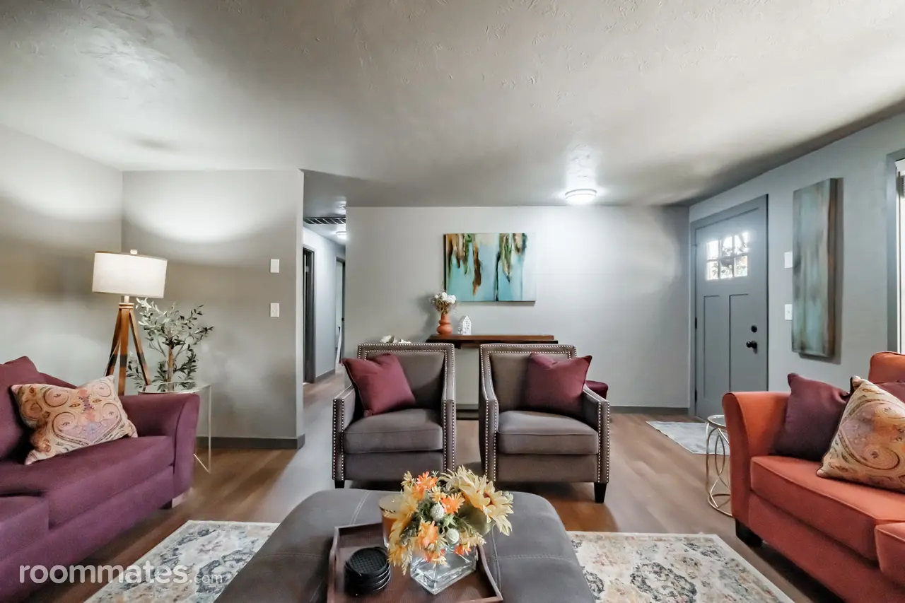 Profile photo 1 of 11