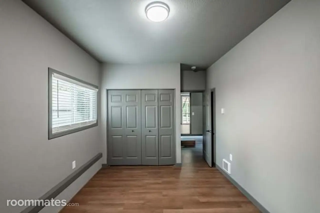 Profile photo 2 of 13