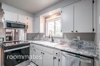 Room for rent in Keizer, OR $797, house