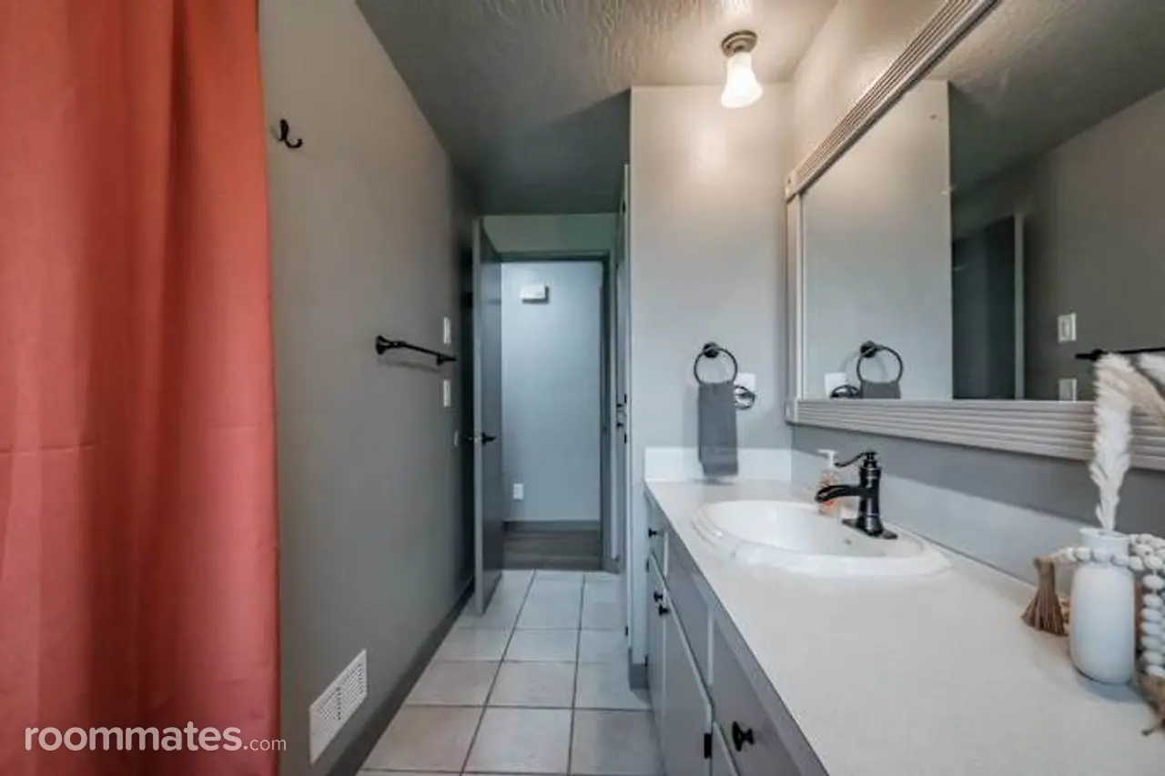 Profile photo 9 of 13