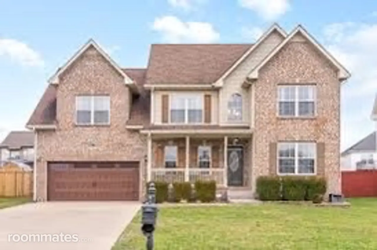 Profile photo 3 of 8