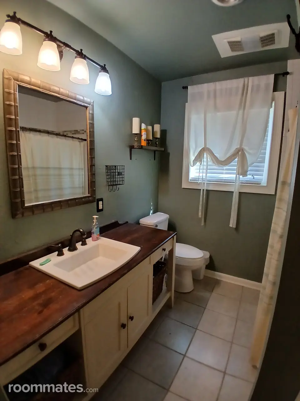 Profile photo 3 of 10