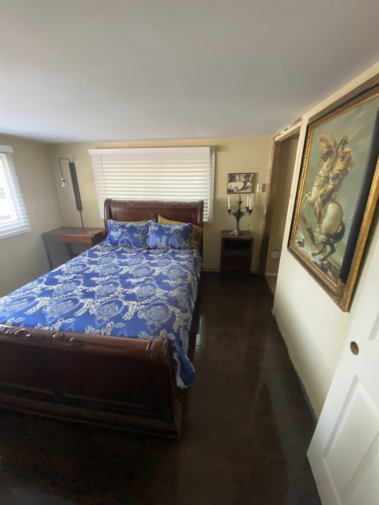 Profile photo 1 of 6