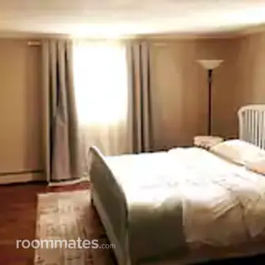 Room for rent in Haverhill, MA $1800, house