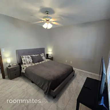 Room for rent in Liberty Township, OH $900, house