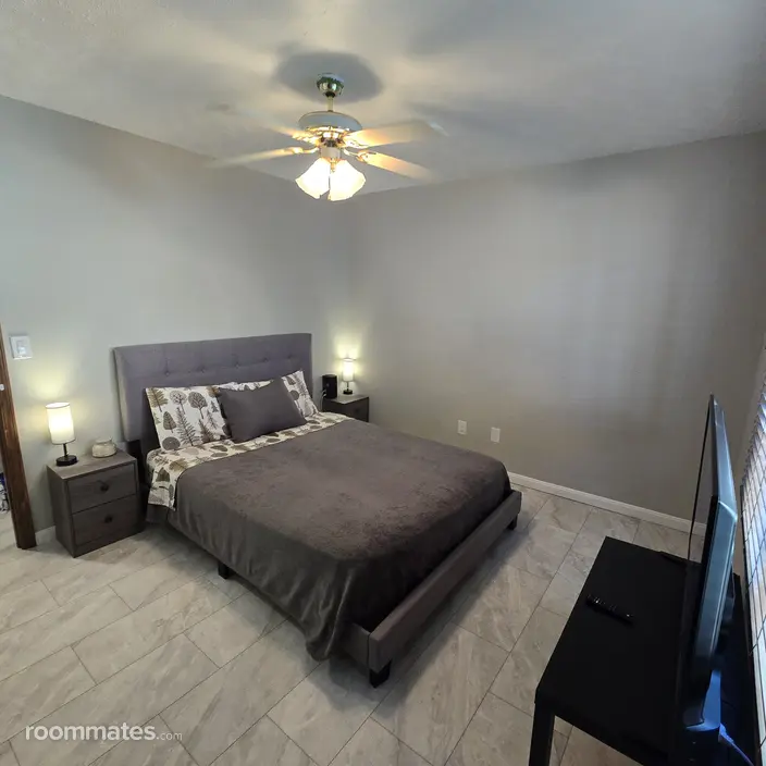 Room for rent in Liberty Township, OH $900, house