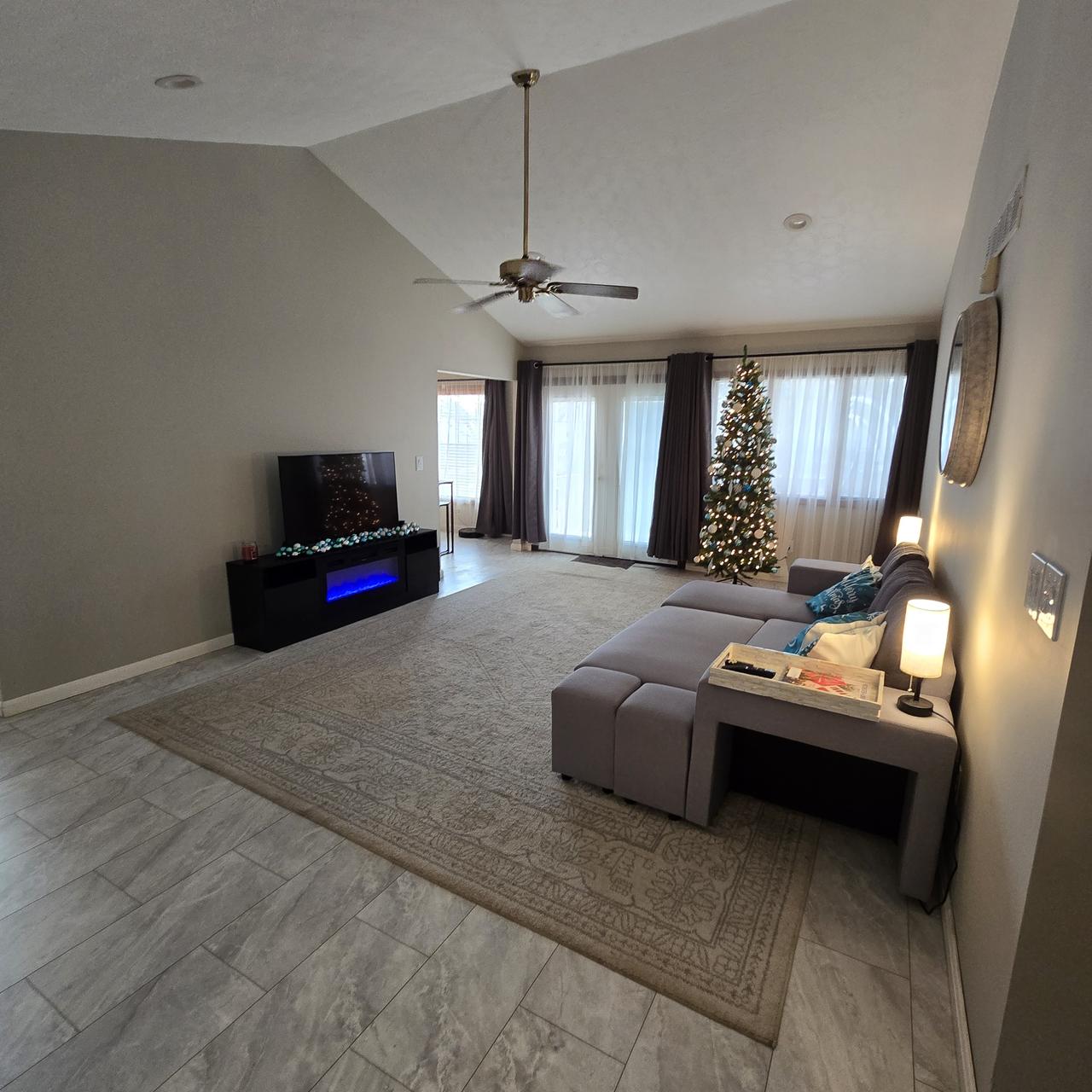 Profile photo 3 of 17