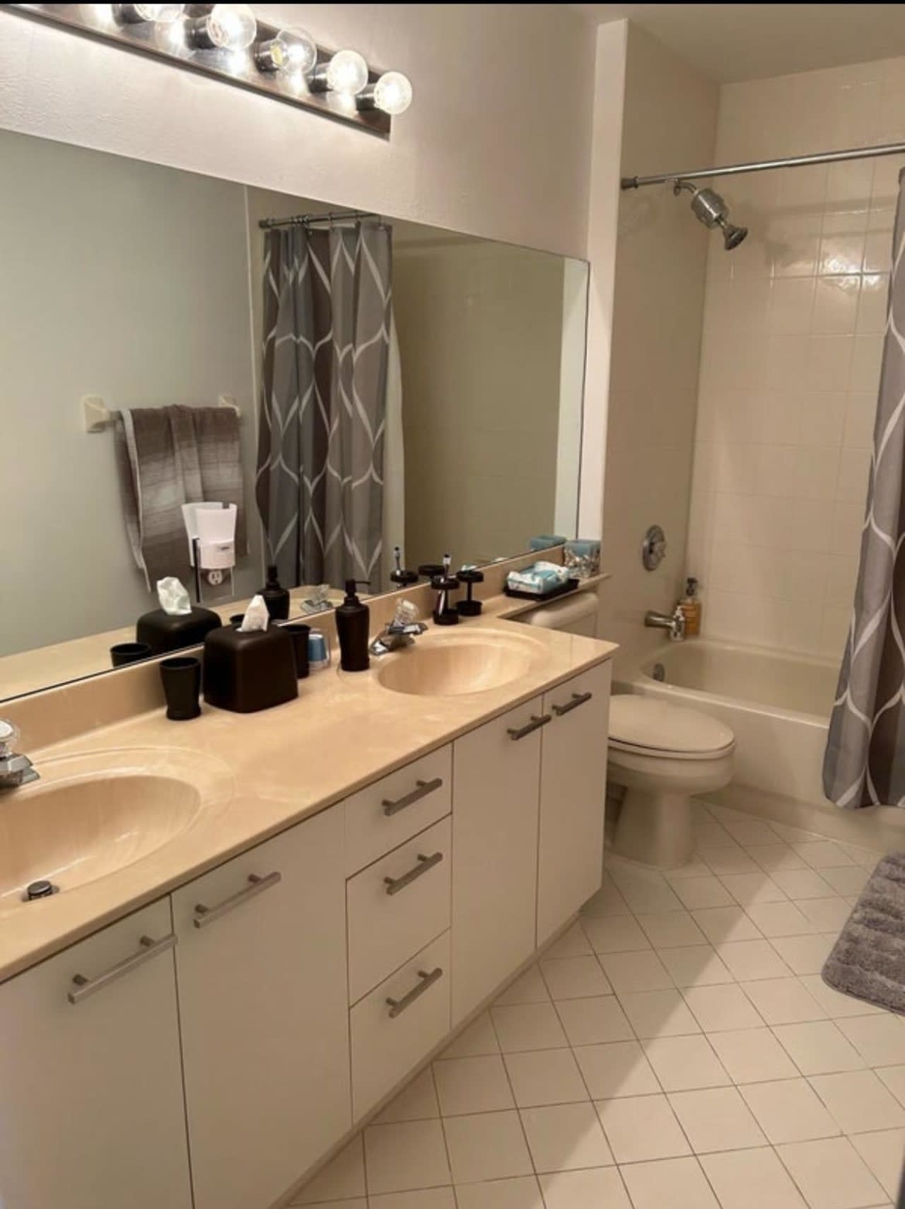 Profile photo 2 of 10