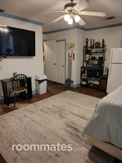 Room for rent in White Settlement, TX $1000, house