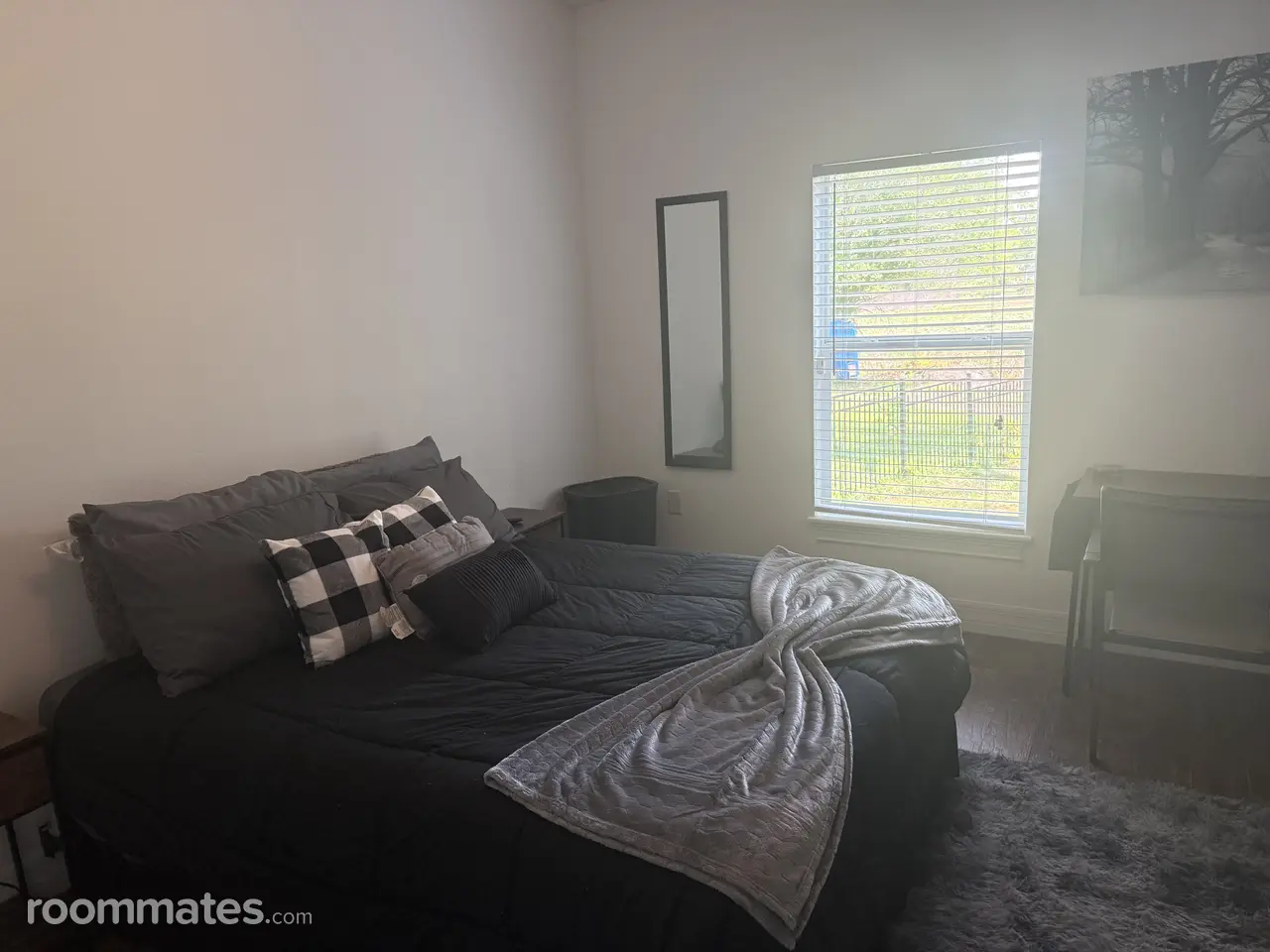 Profile photo 3 of 10