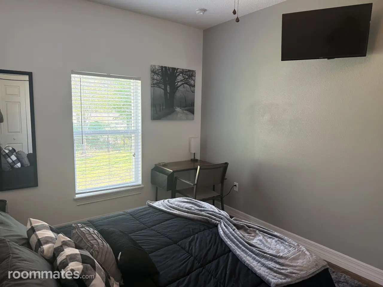 Profile photo 1 of 10