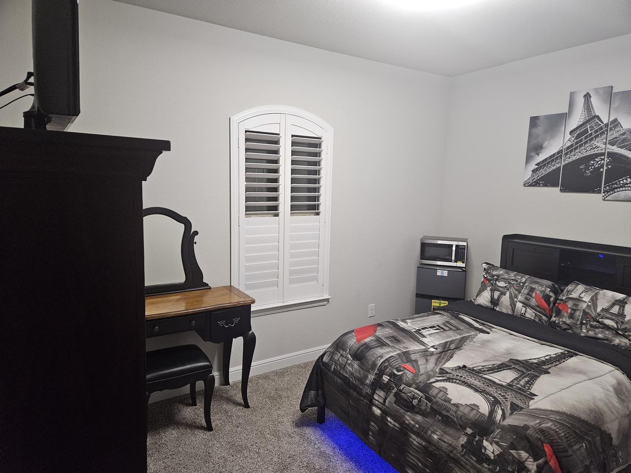 Profile photo 14 of 15