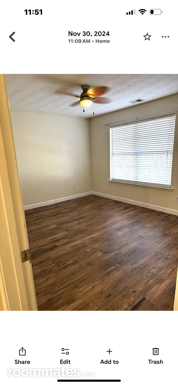 Profile photo 10 of 11