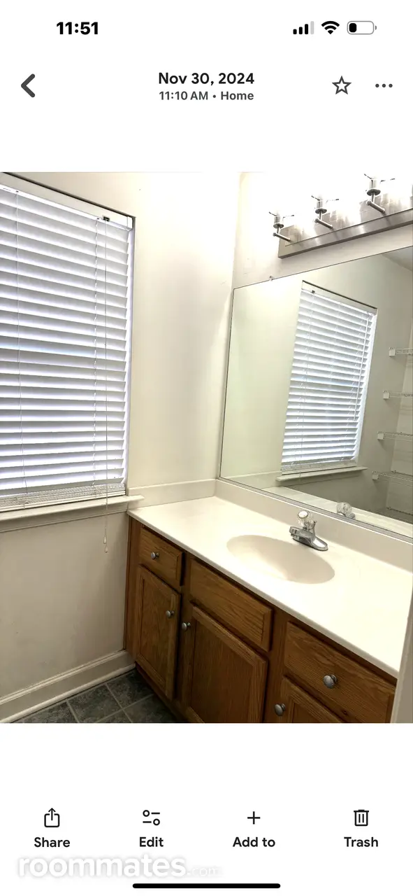 Profile photo 9 of 11