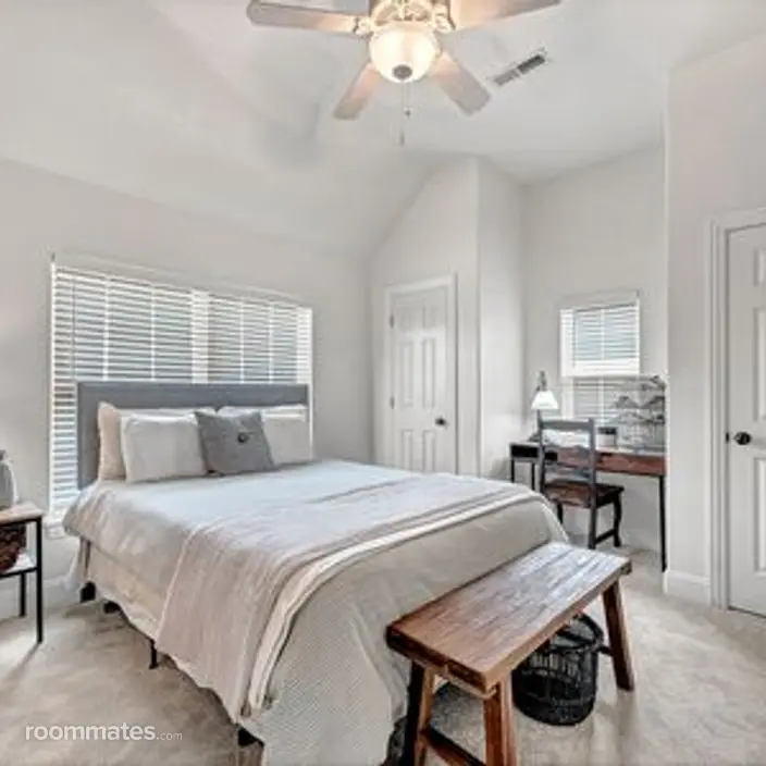 Room for rent in Rogers, AR $950, house