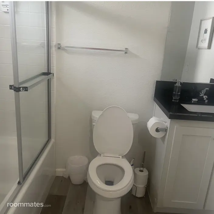 Room for rent in Agoura Hills, CA $1350, house