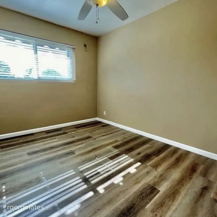 Room for rent in Orange, CA $1050, house