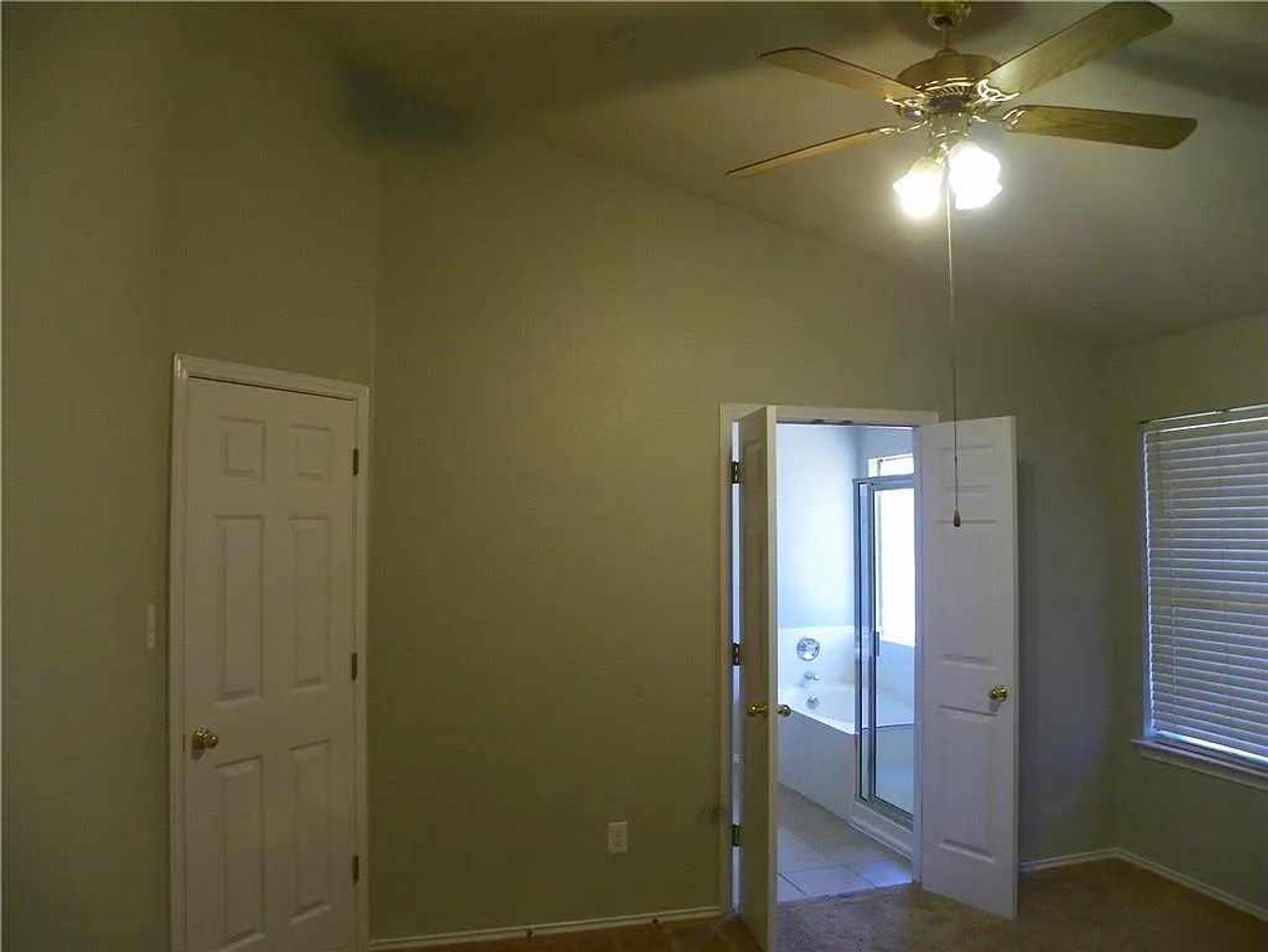 Profile photo 3 of 8