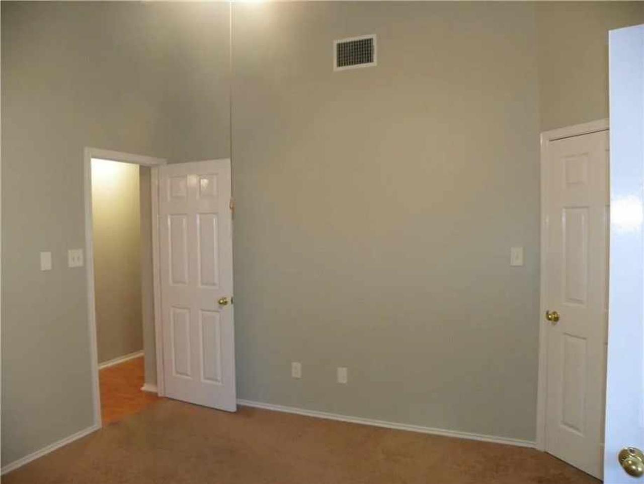 Profile photo 4 of 8