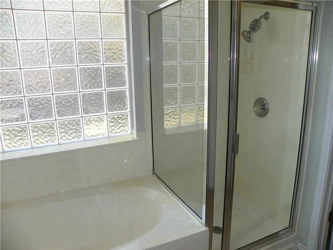 Profile photo 6 of 8