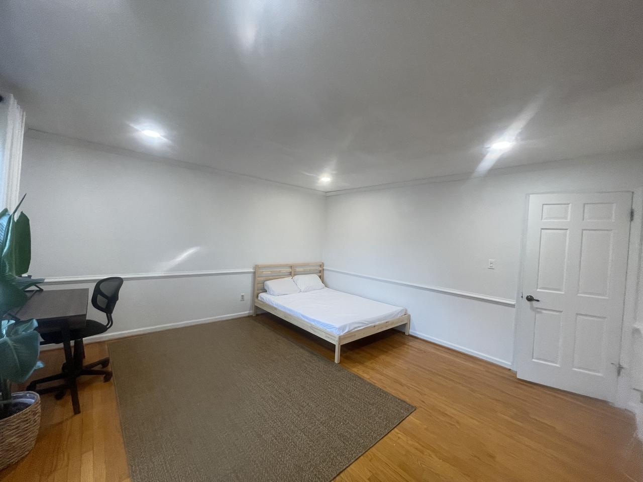 Profile photo 3 of 10